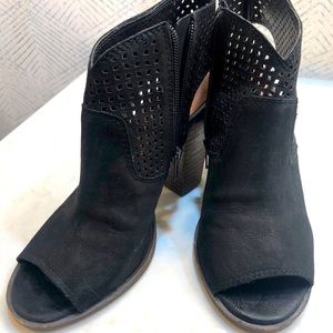 Lucky Brand black peep toe booties 6.5W